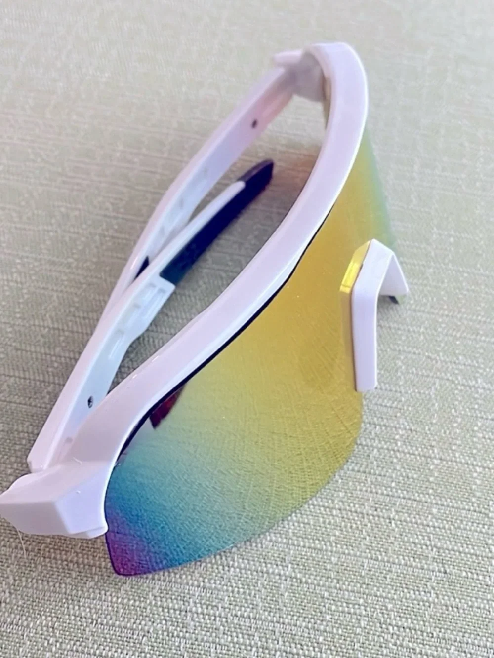 Rawlings RY134 Youth Boys Girls Sports White Shield Sunglasses & Zip Case